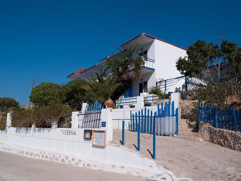 Marina Beach Ливадия Экстерьер фото